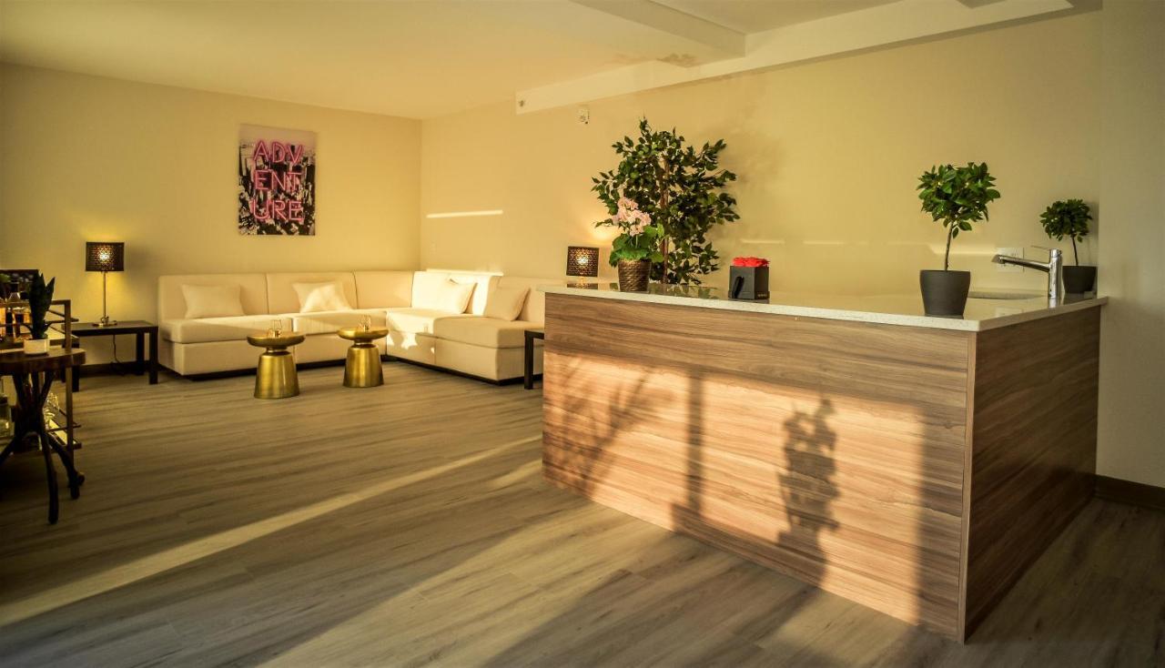 Отель Wyndham Garden North Bergen - Secaucus Экстерьер фото
