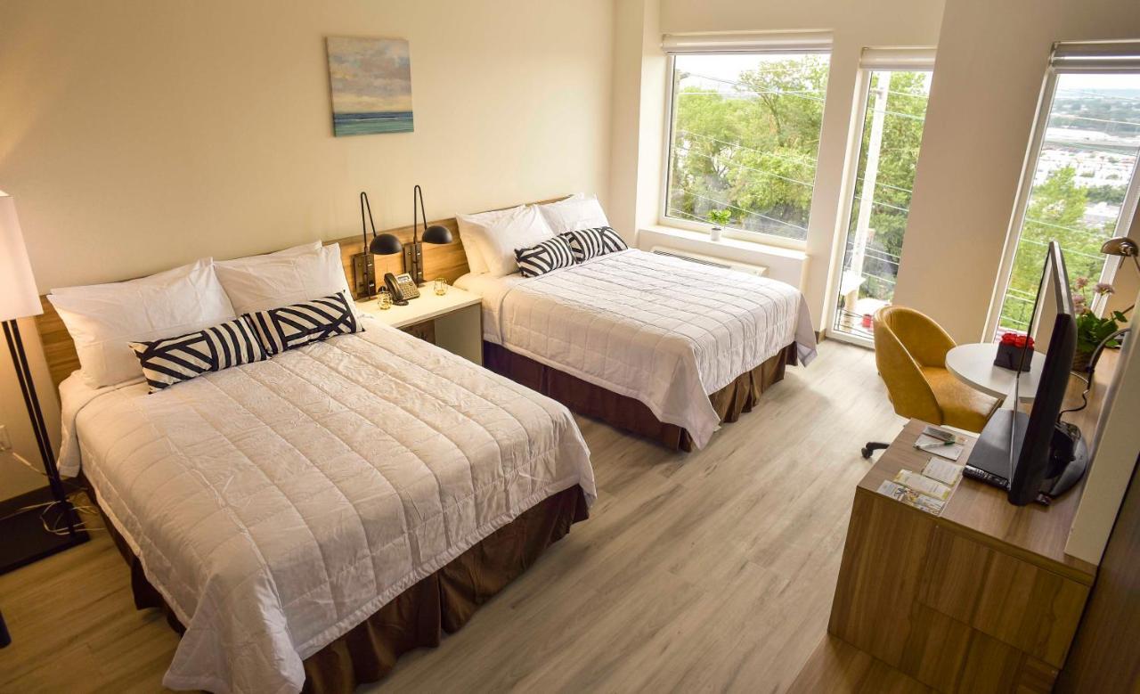 Отель Wyndham Garden North Bergen - Secaucus Экстерьер фото