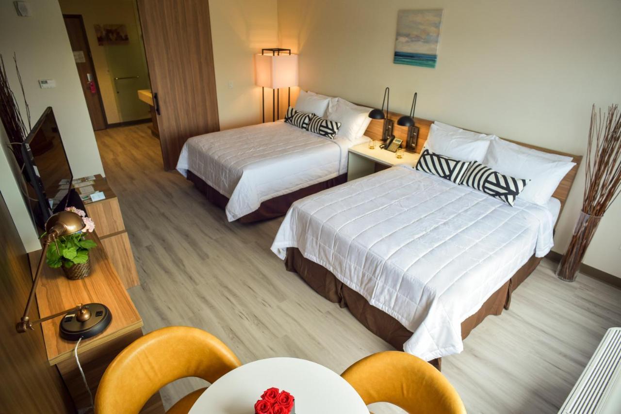 Отель Wyndham Garden North Bergen - Secaucus Экстерьер фото