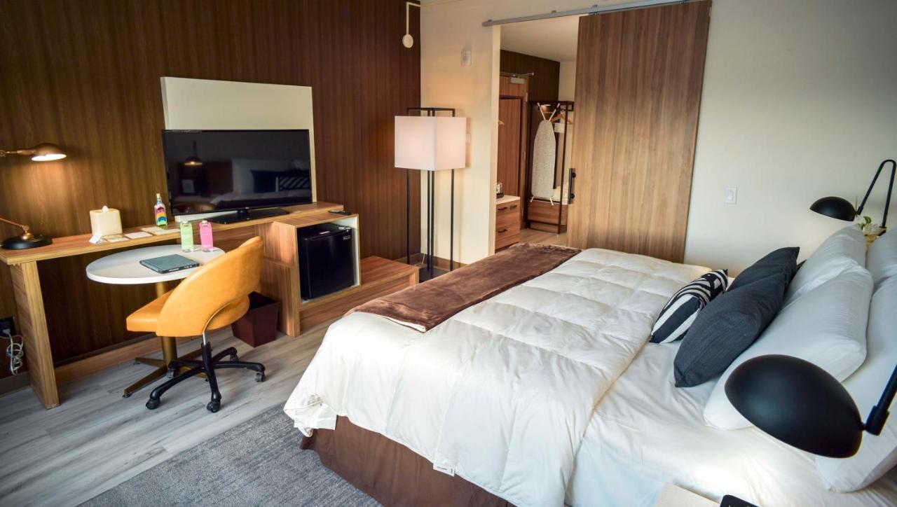 Отель Wyndham Garden North Bergen - Secaucus Экстерьер фото