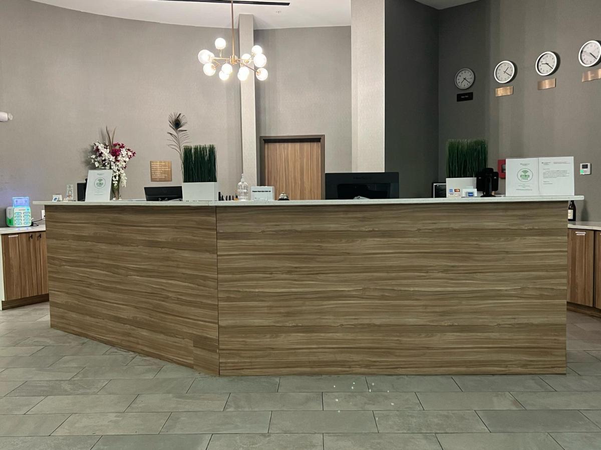 Отель Wyndham Garden North Bergen - Secaucus Экстерьер фото