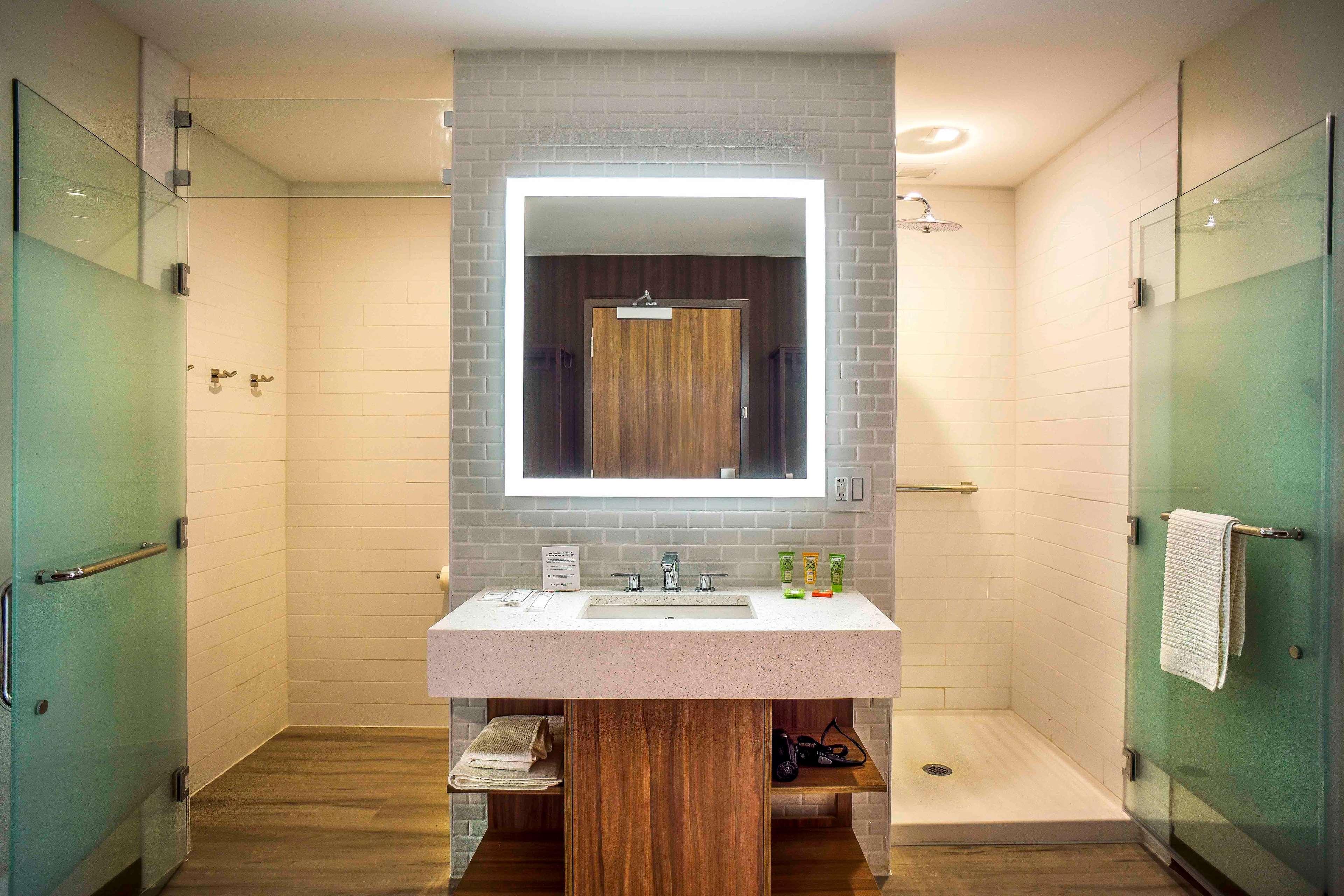 Отель Wyndham Garden North Bergen - Secaucus Экстерьер фото