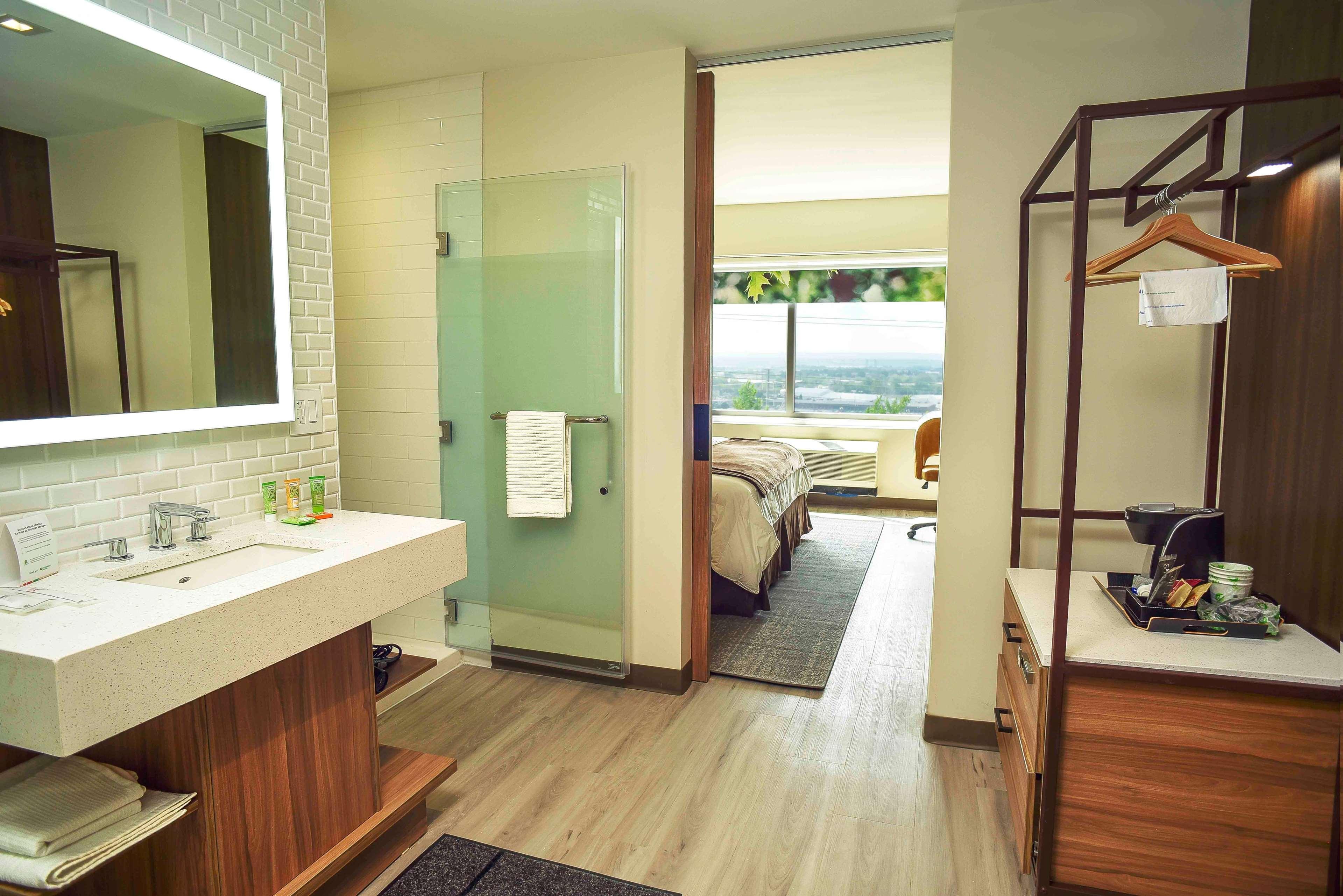 Отель Wyndham Garden North Bergen - Secaucus Экстерьер фото